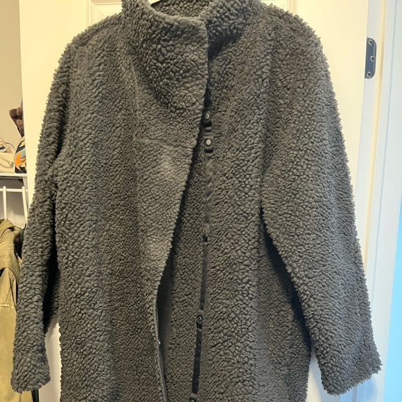 LULU Lemon Lab Sherpa Coat. - Picture 4 of 7